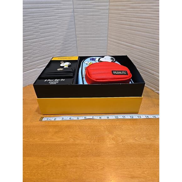 Peanuts Snoopy 3 Piece Gift Set Backpack Woodstock Charlie Brown Retro Timeless - Picture 7 of 9